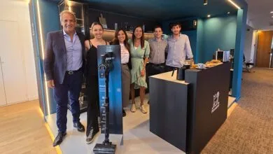 Marcelo Alfie (CEO), Brenda Alfie (Brand Manager), Erika pettersen (Product Manager), Paula Suarez (Gerenta de rrhh), Nicolas Marino (Jefe de porducto) y Juan Bongiovanni (Coordinador de MKT) de Peugeot Smart Living.