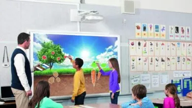 El proyector láser interactivo BrightLink EB-725Wi emerge como una herramienta clave para transformar la experiencia educativa.