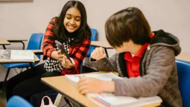 Jóvenes colombianos: Estudiantes del SENA reciben formación especializada en tecnología y mentorías de Globant para fortalecer sus competencias y mejorar su empleabilidad.