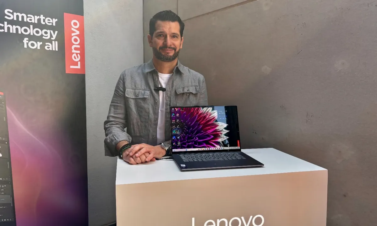 El futuro de la computación personal es ahora: los nuevos dispositivos de Lenovo incorporan agentes de IA integrados, ofreciendo una experiencia más inteligente, fluida y adaptada a cada usuario.