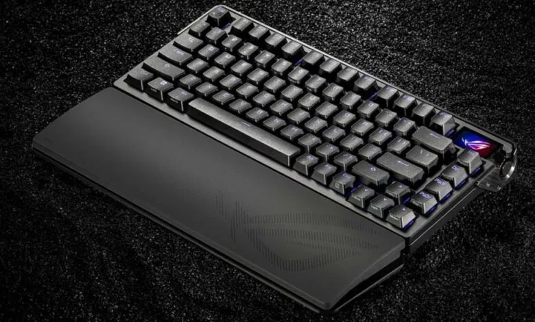 ASUS Republic of Gamers anunció el lanzamiento del teclado Azoth Extreme